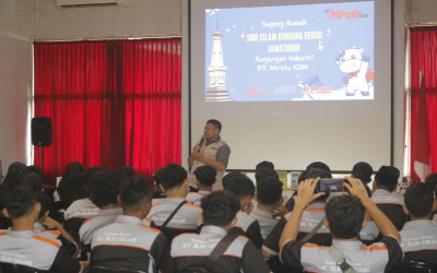 SMK Islam Kunjang Menggelar Kunjungan Industri yang Mendidik ke Pabrik Susu PT. Mirota KSM di Yogyakarta